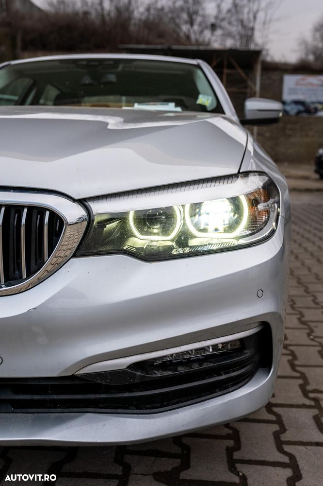 BMW Seria 5 520i Aut. Luxury Line - 9