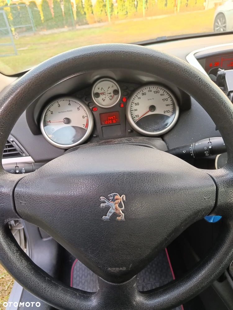 Peugeot 207 1.4 Presence - 4