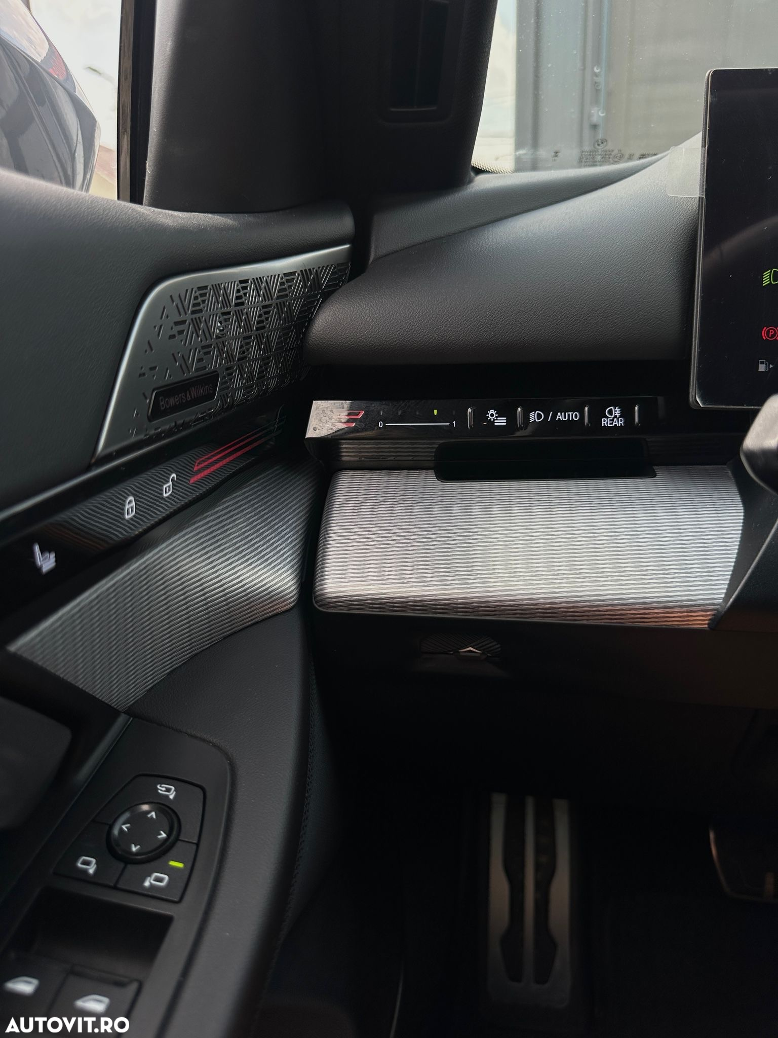 BMW Seria 5 520d xDrive AT MHEV - 36