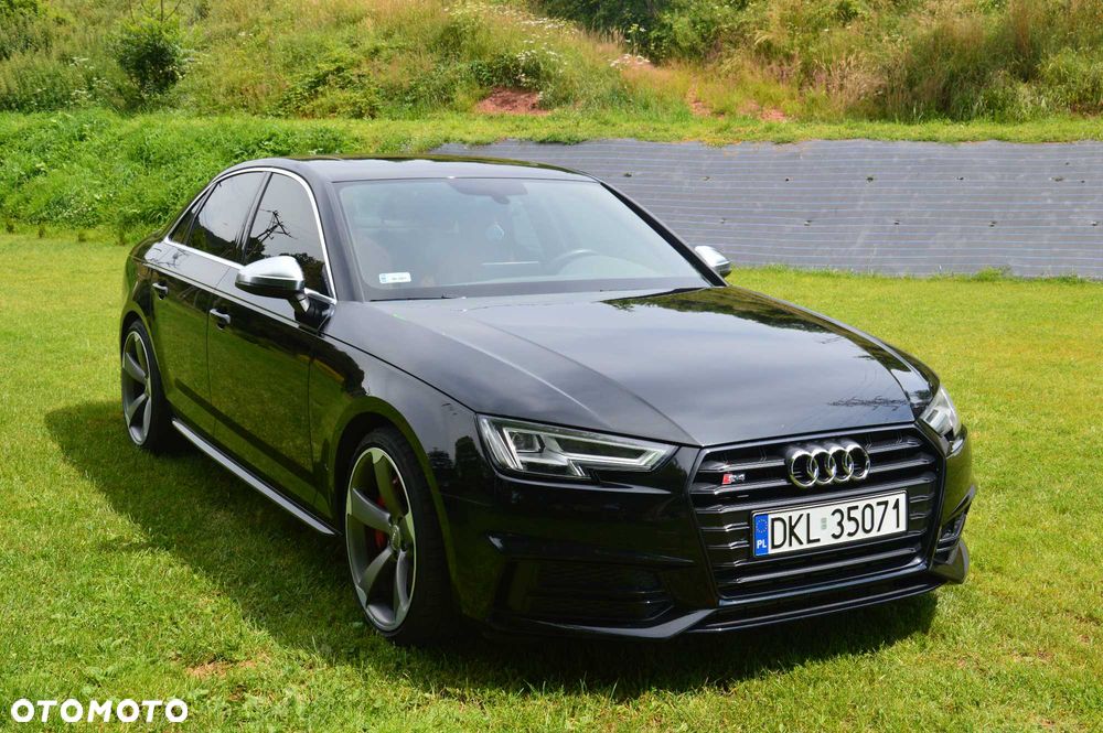 Audi S4 Limousine - 1