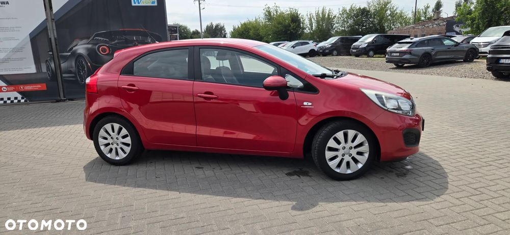 Kia Rio 1.2 Fifa World Cup Edition - 21