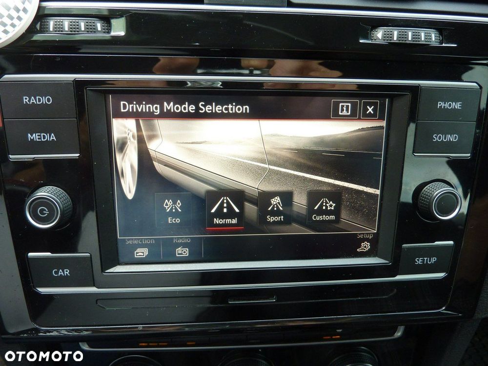 Volkswagen Golf - 30