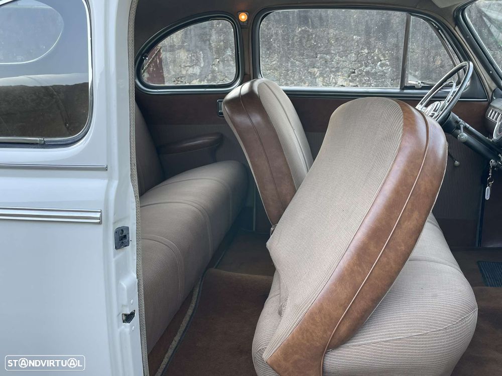 Ford Super De Luxe - 26