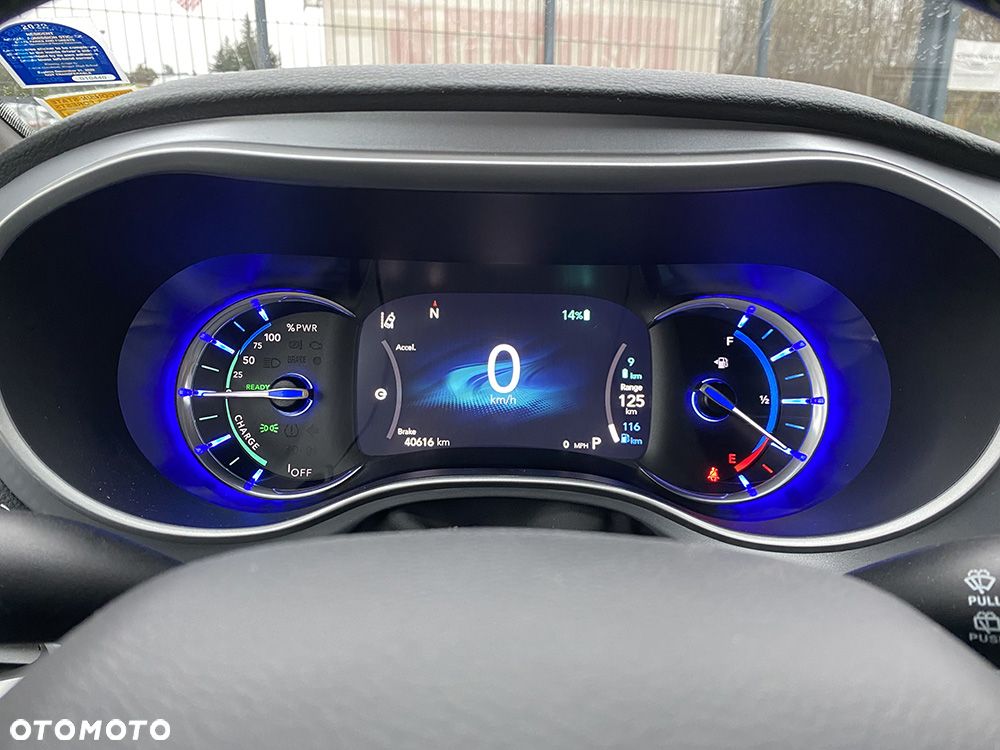 Chrysler Pacifica - 23