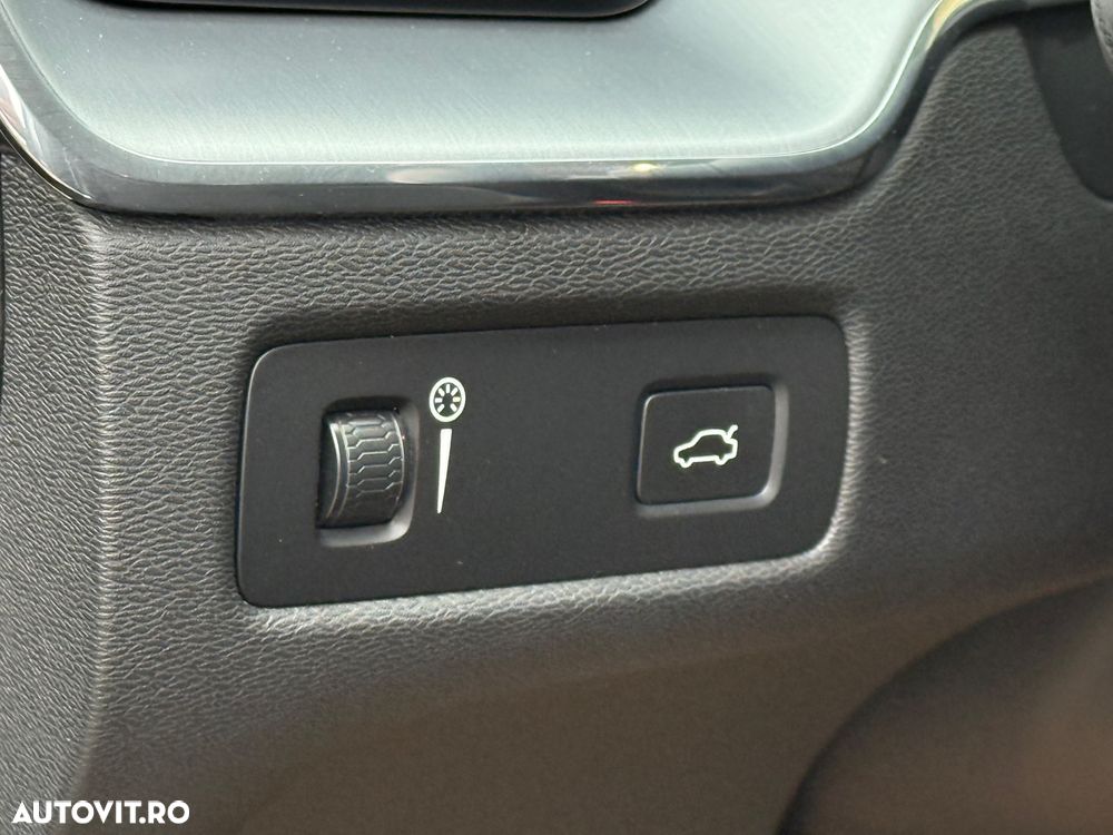 Volvo XC 60 D4 Geartronic Momentum - 22