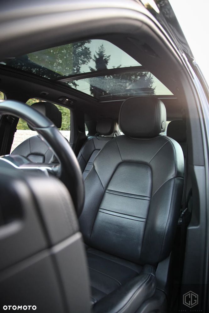 Porsche Cayenne - 24