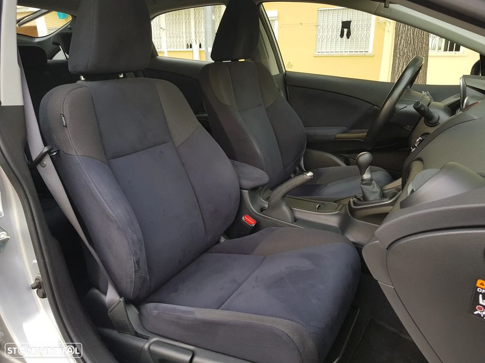 Honda Civic 1.4 i-VTEC Sport Navi - 37
