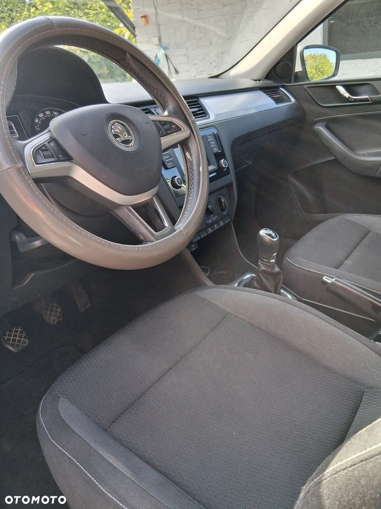 Skoda RAPID 1.2 TSI Ambition - 16