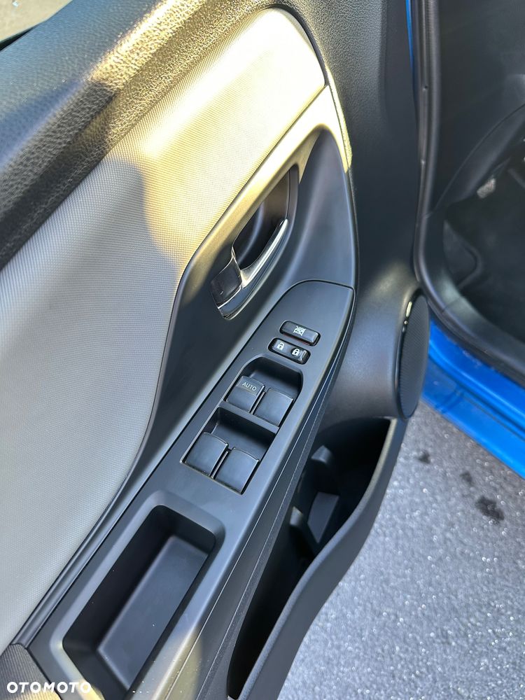 Toyota Yaris 1.33 Premium EU6 - 12