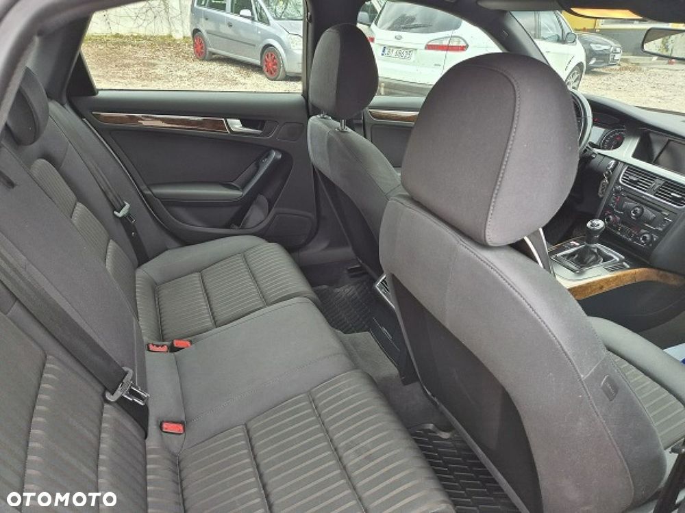 Audi A4 Limousine - 14