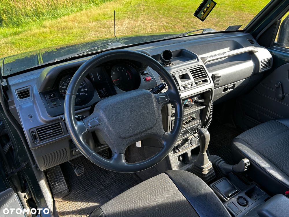 Mitsubishi Pajero 2.5 TD GL - 8