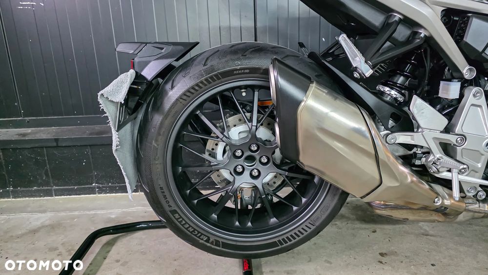 Honda CB - 16