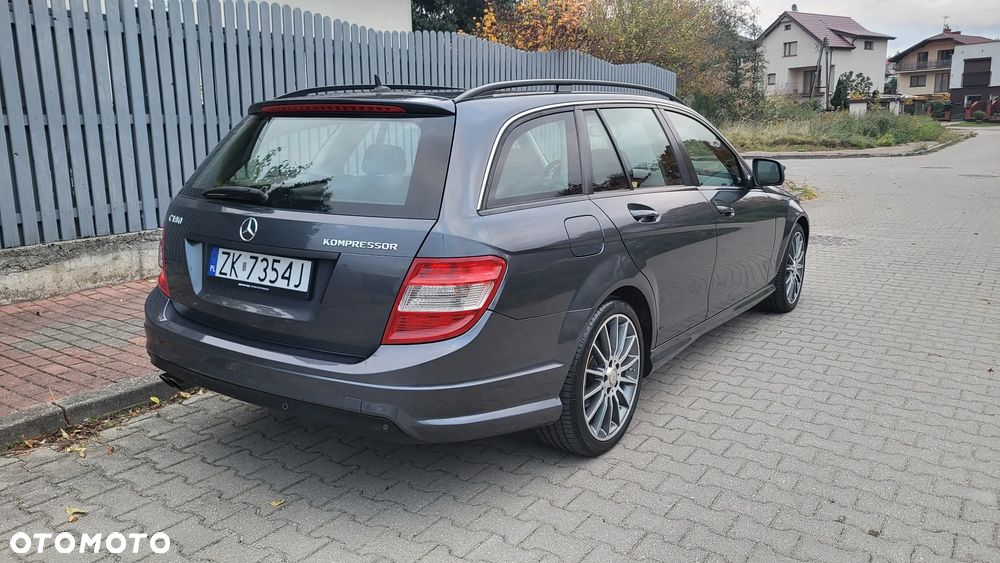 Mercedes-Benz C-Class 2008 photo 3