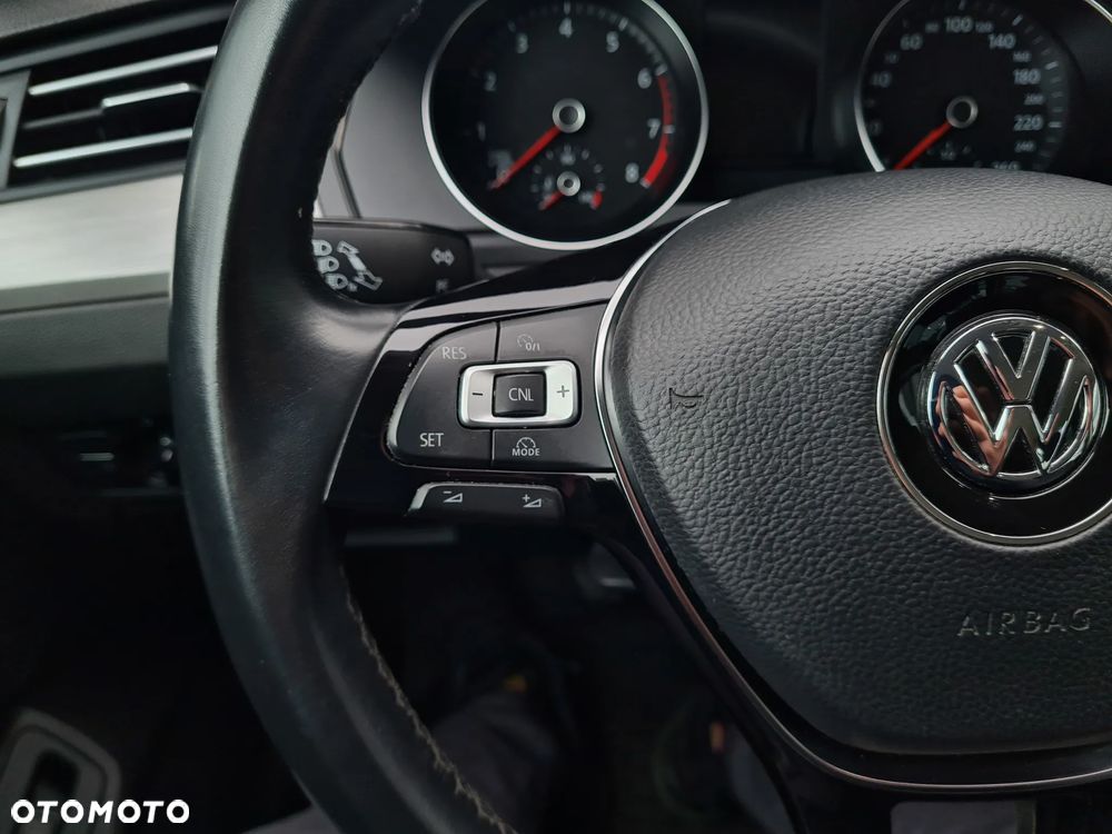 Volkswagen Passat 1.4 TSI BMT Comfortline - 11