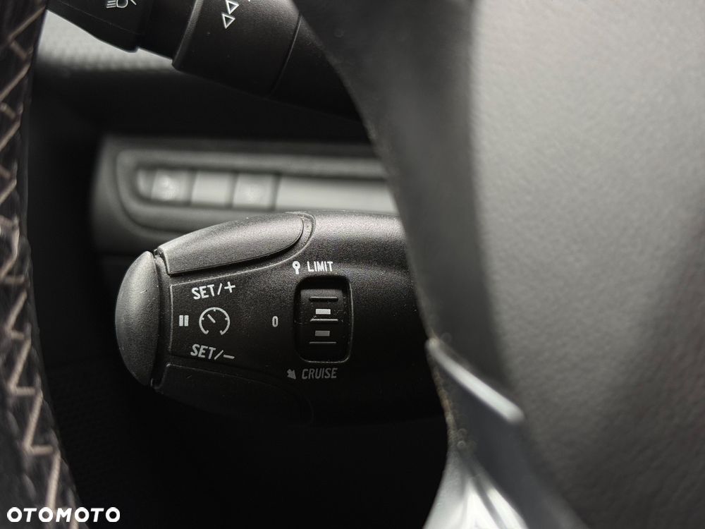 Peugeot 2008 PureTech 110 Stop&Start EAT6 Allure - 17