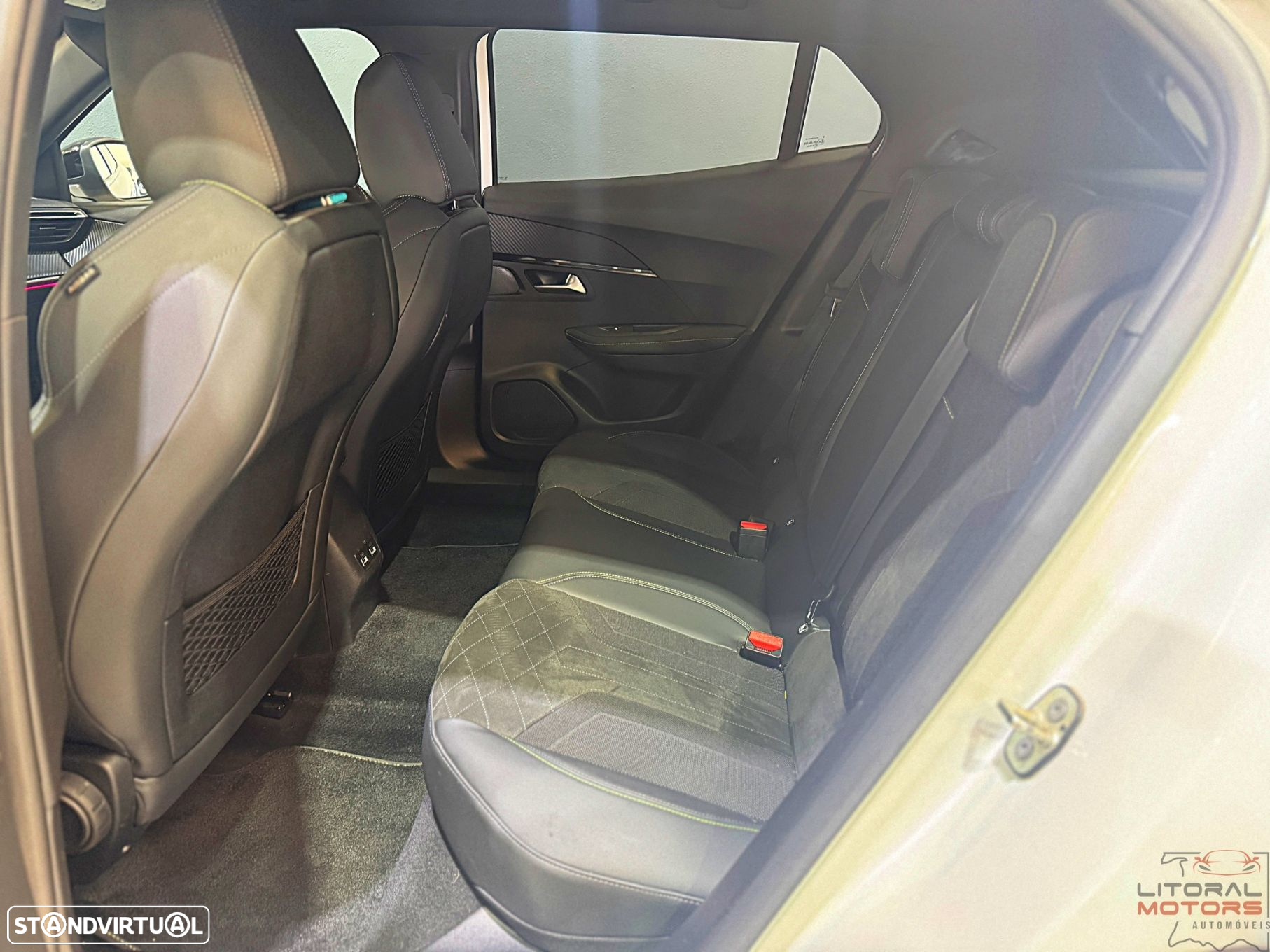 Peugeot 2008 PureTech 155 EAT8 GT - 16