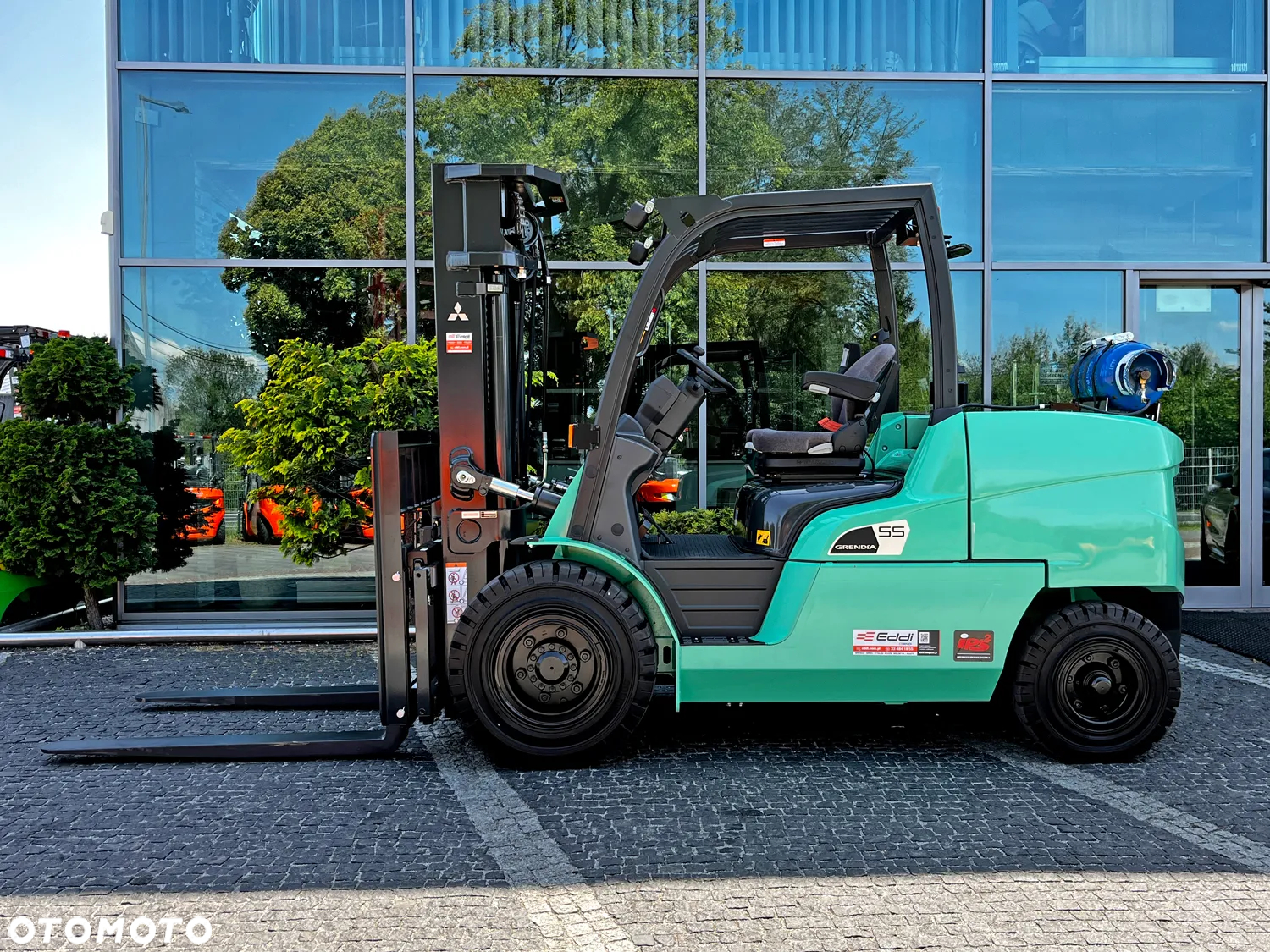 Mitsubishi FG55NT Grendia - 5