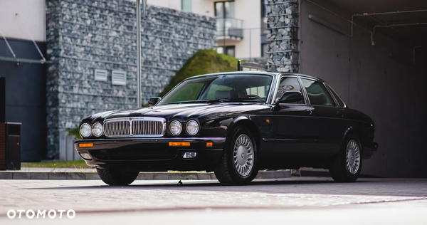 Jaguar XJ