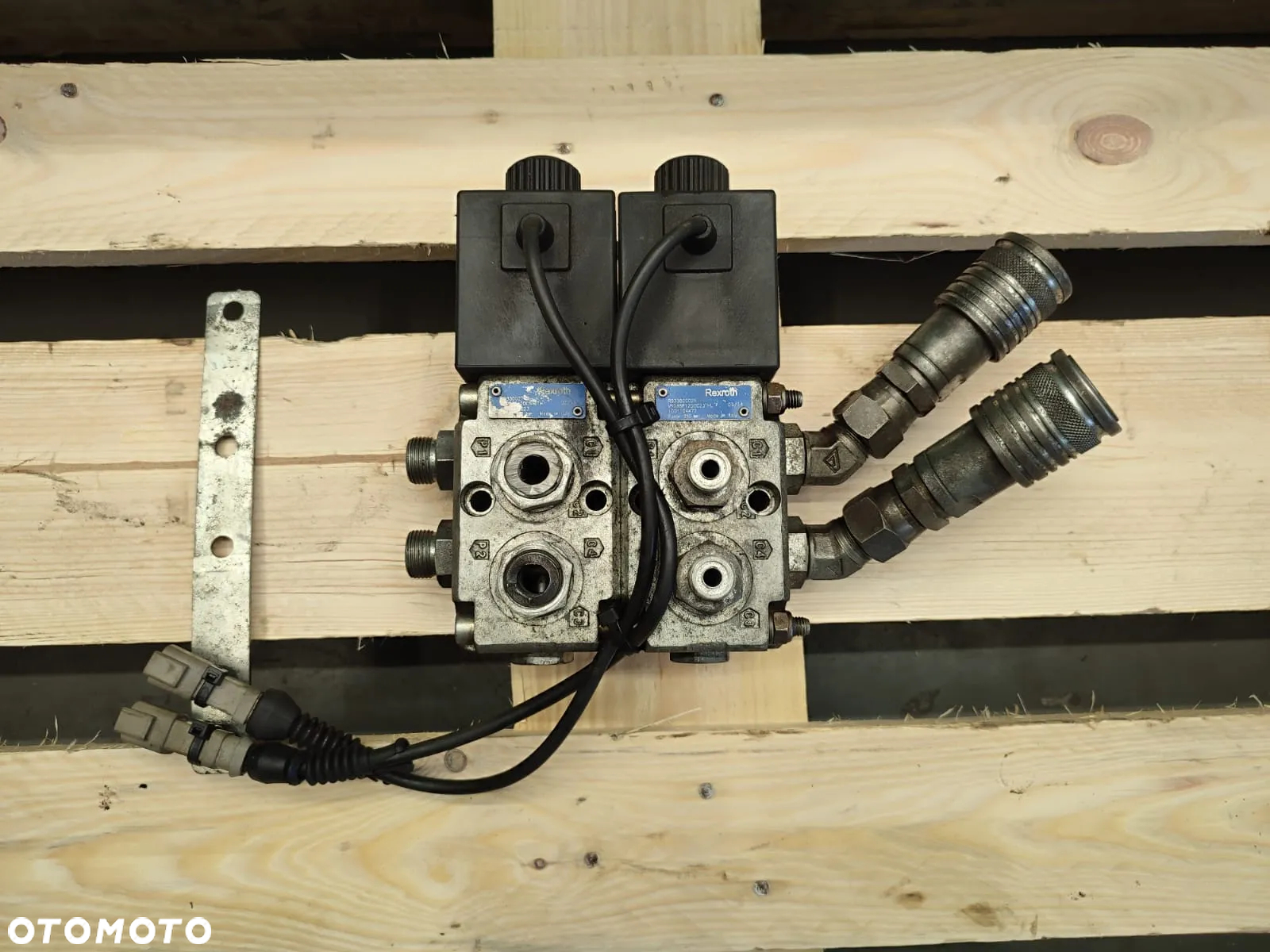 ELEKTROZAWÓR R933000025 BOSCH REXROTH 1001104477 JLG - 7