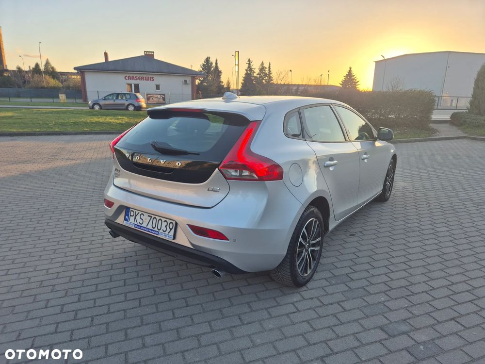 Volvo V40 D2 Inscription - 14