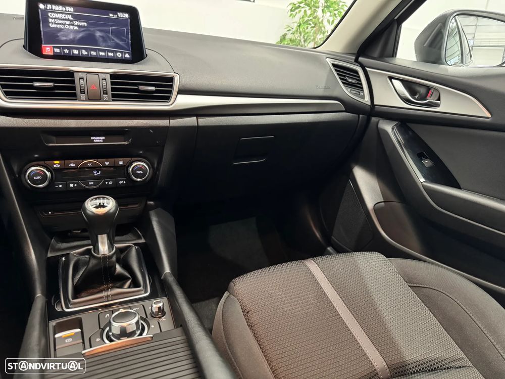 Mazda 3 1.5 Sky-G Evolve HS - 18