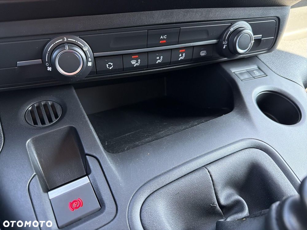 Peugeot partner 1.5 BlueHDi 100 PREMIUM Standard 650 4d - 27