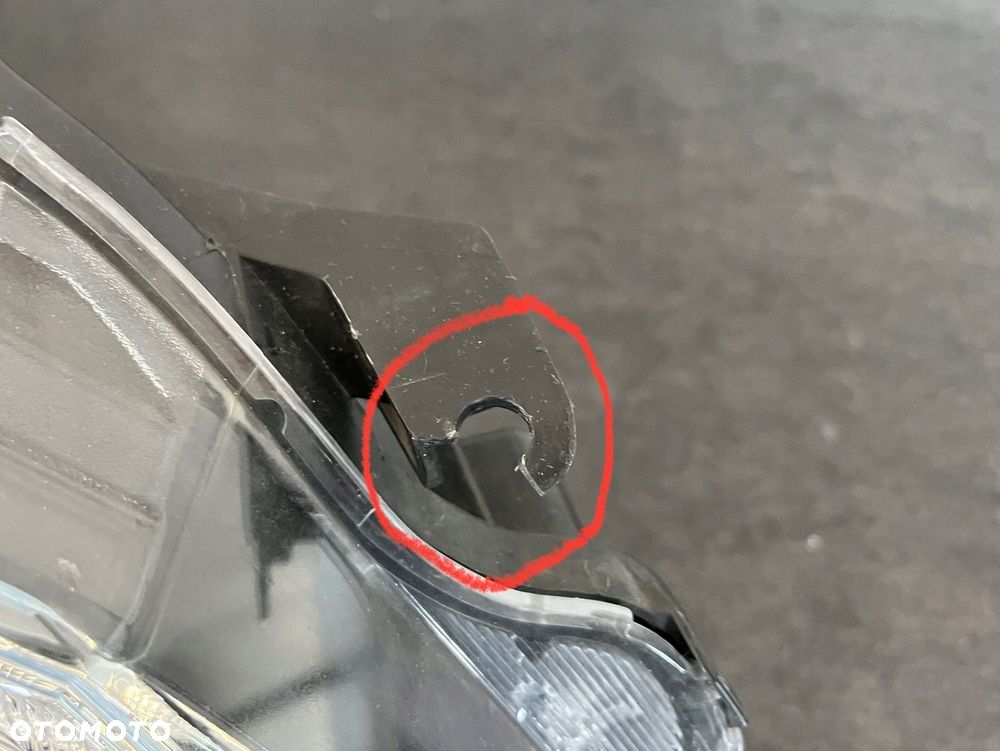 Lampa prawa przednia TOYOTA YARIS III LIFT ładna - 4