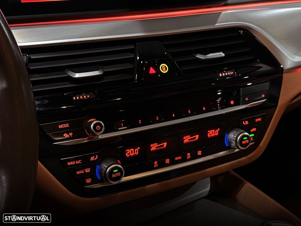 BMW 520 e Line Luxury - 27