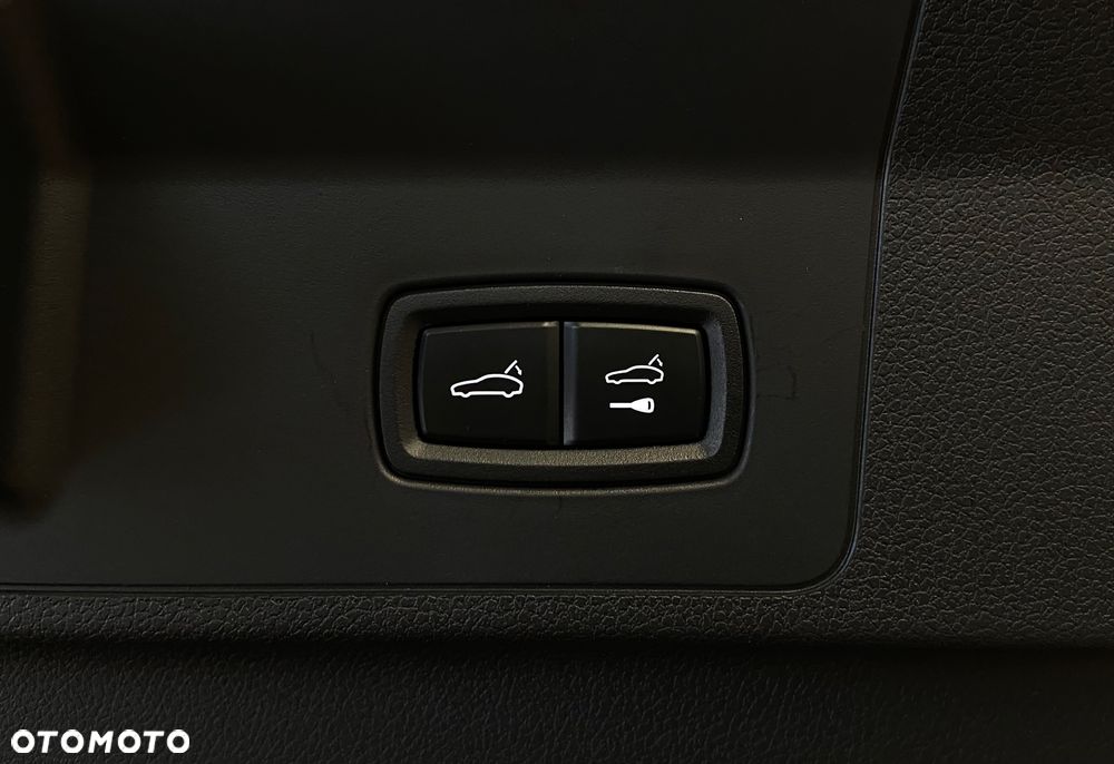 Porsche Panamera 4 E-Hybrid PHEV - 32