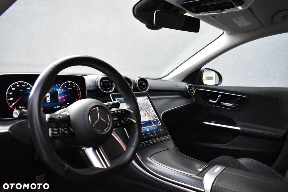 Mercedes-Benz Klasa C 180 9G-TRONIC AMG Line - 12