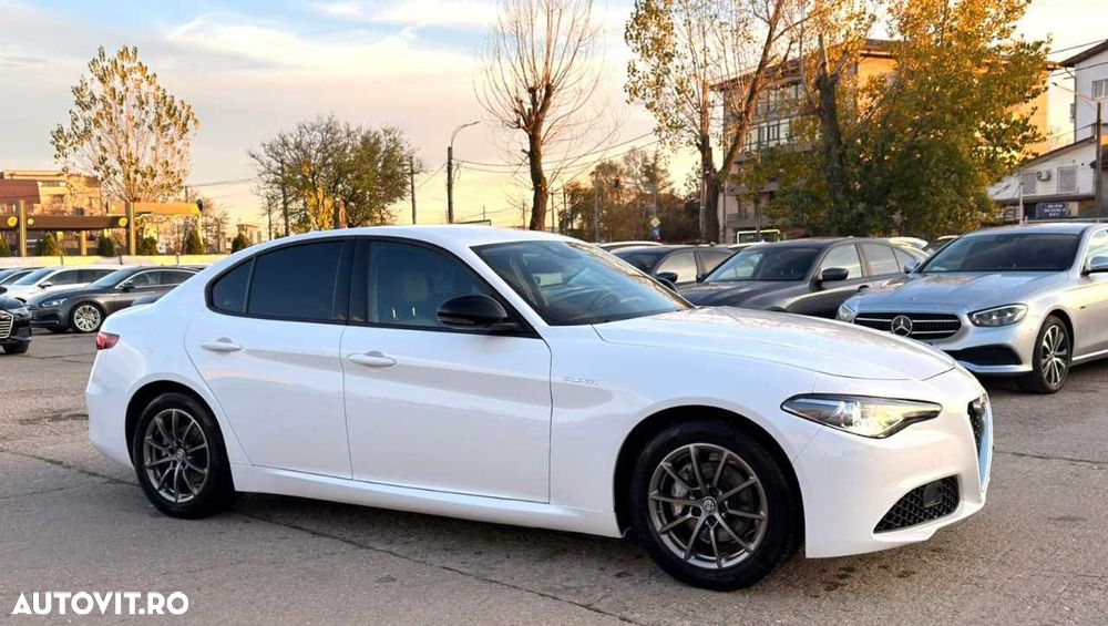 Alfa Romeo Giulia - 11