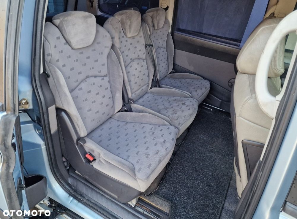 Peugeot 807 - 7