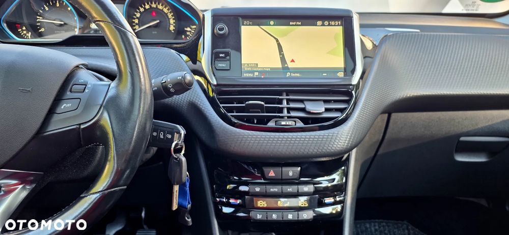 Peugeot 2008 - 25