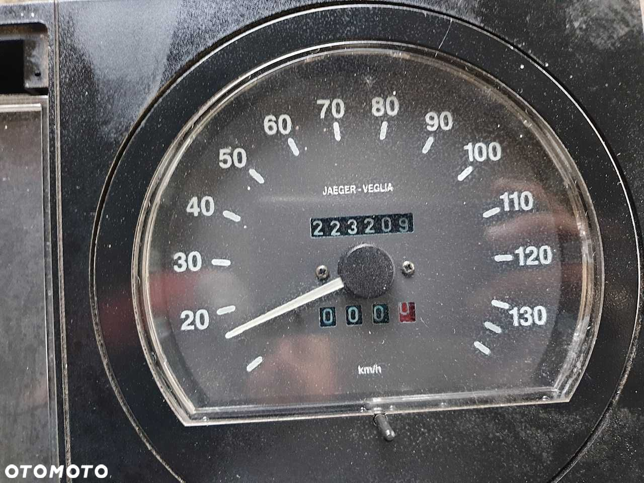 Licznik zegar Nissan Atleon rocznik 99-01 Europa - 3