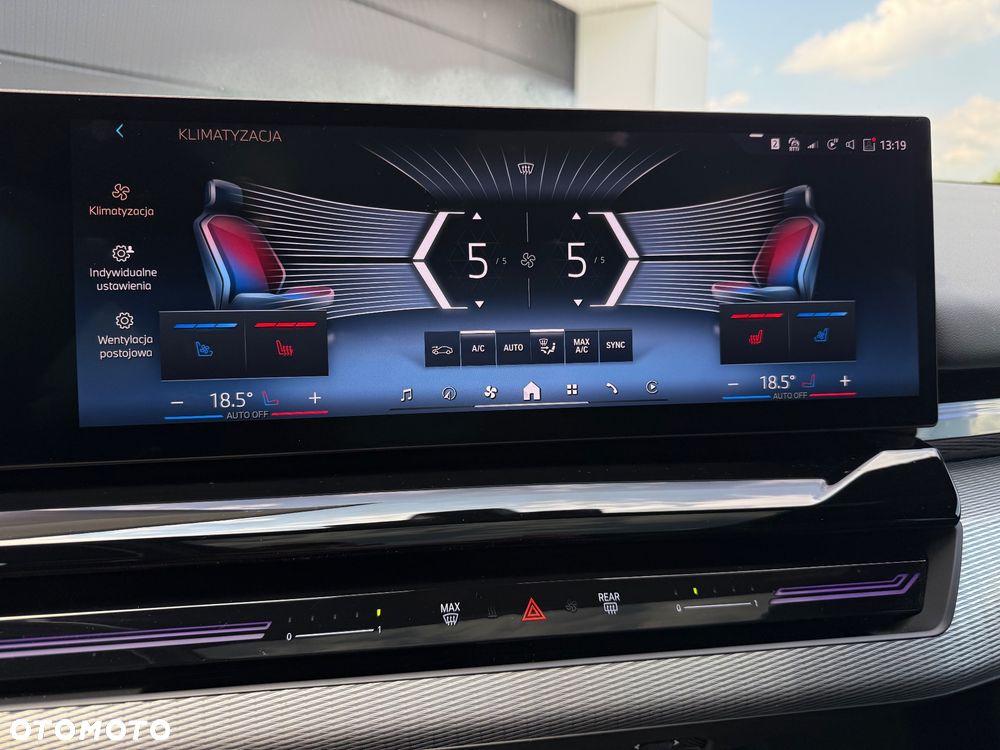 BMW Seria 5 520d xDrive - 10