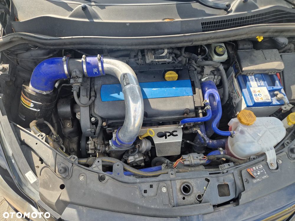 Opel Corsa 1.6 Turbo OPC - 32