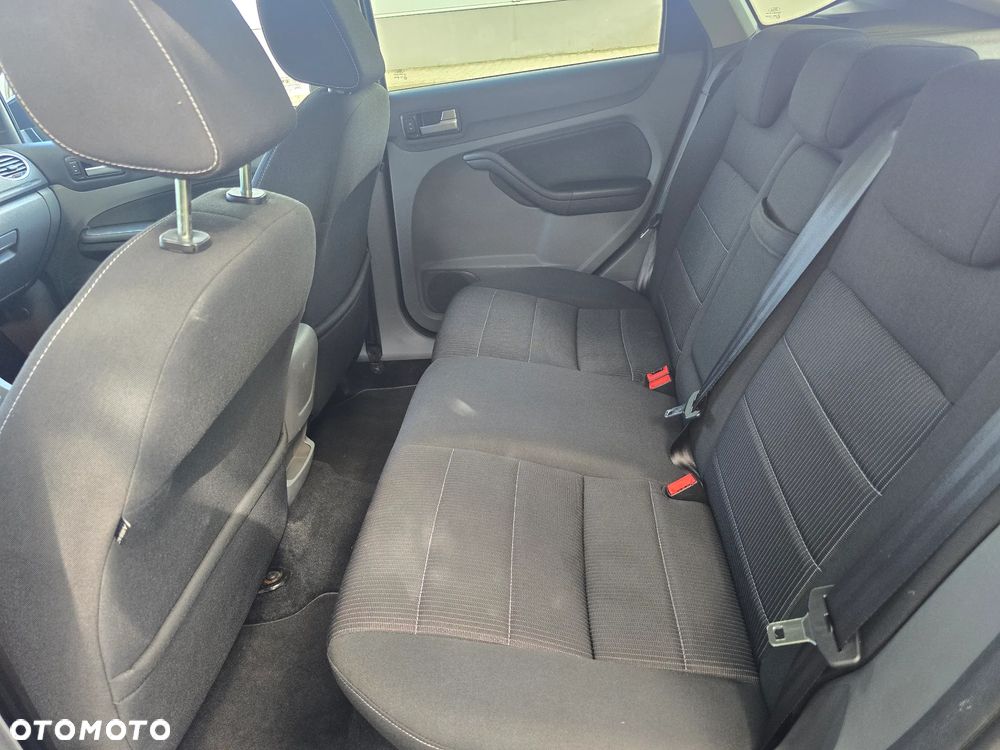 Ford Focus 2.0 TDCi DPF Titanium - 26