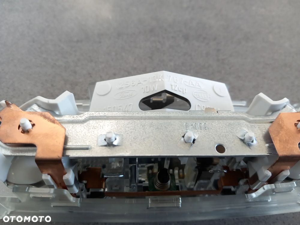 Lampa wewnętrzna do czytania Ford Fiesta, Focus, Mondeo 4704229 - 3