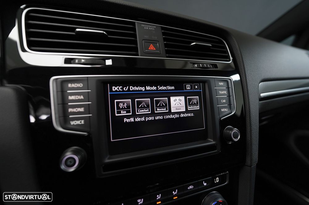 VW Golf 2.0 TSI R DSG - 29