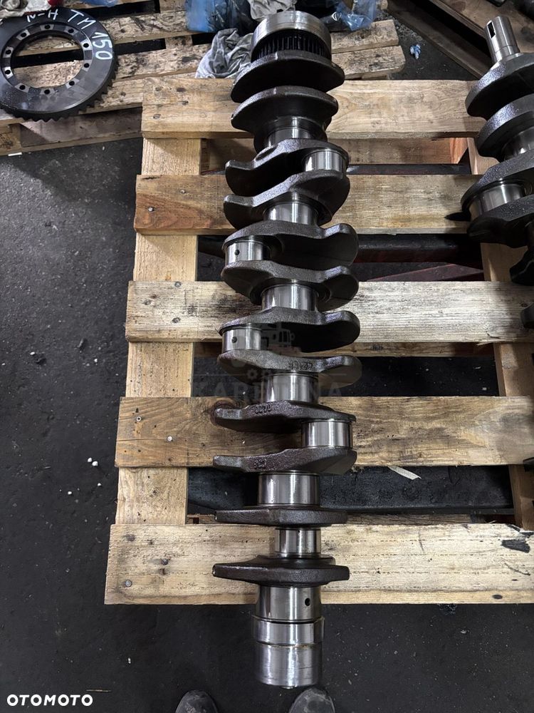 Deutz BF6M1012 - wał korbowy 04204215R 02929935 - 4