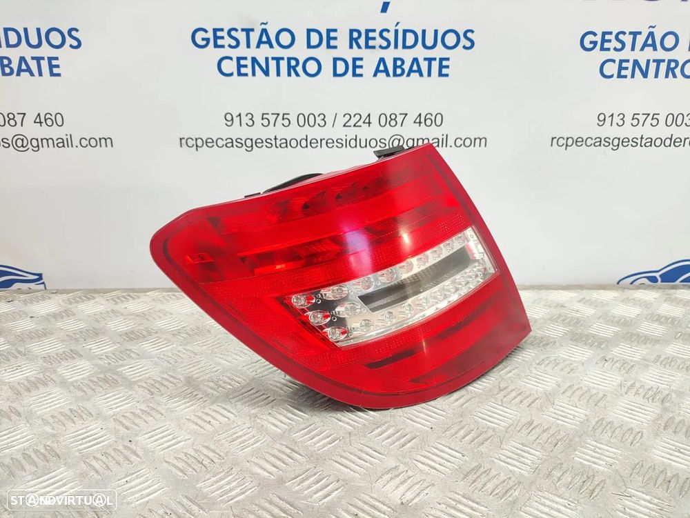 Farolins Tras Traseiros Esquerdo Direito Originais LED Mercedes Benz Classe C W204 Facelift Carrinha Station 2048206564 2048206264 2007 - 2014 - 12