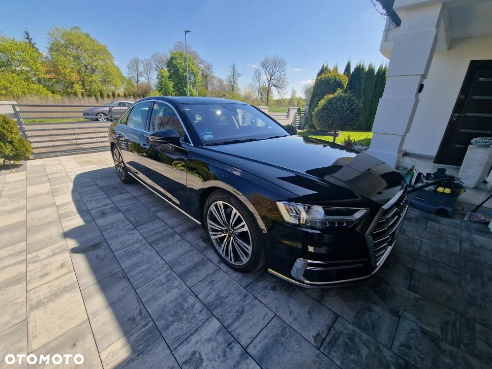 Audi A8 - 4