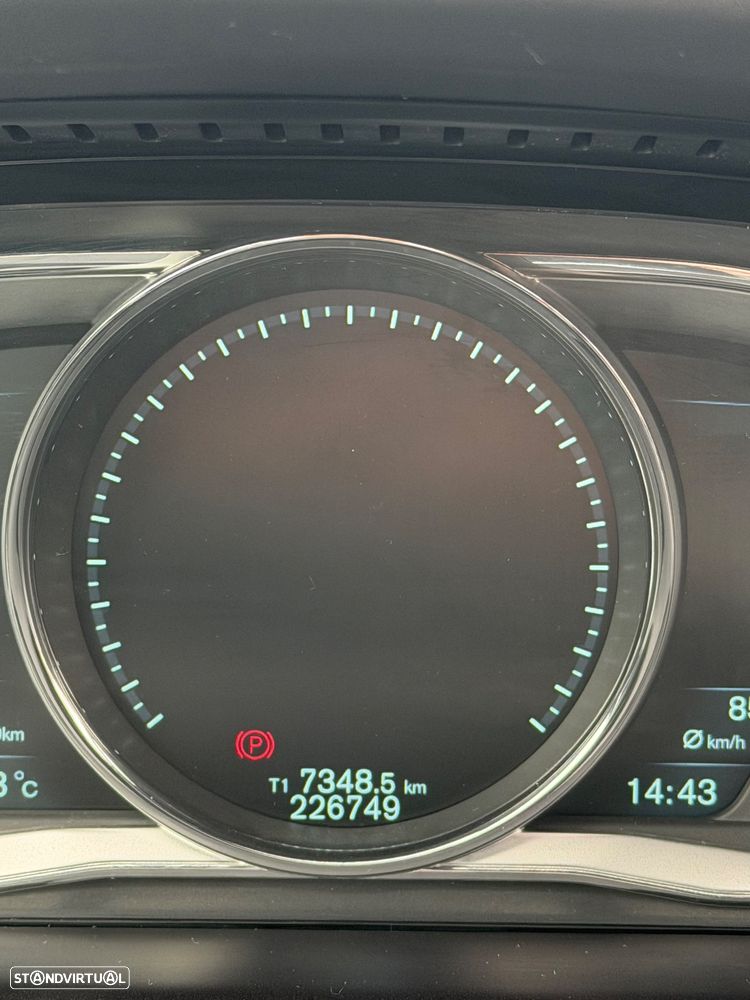 Volvo XC 60 2.0 D4 R-Design - 7