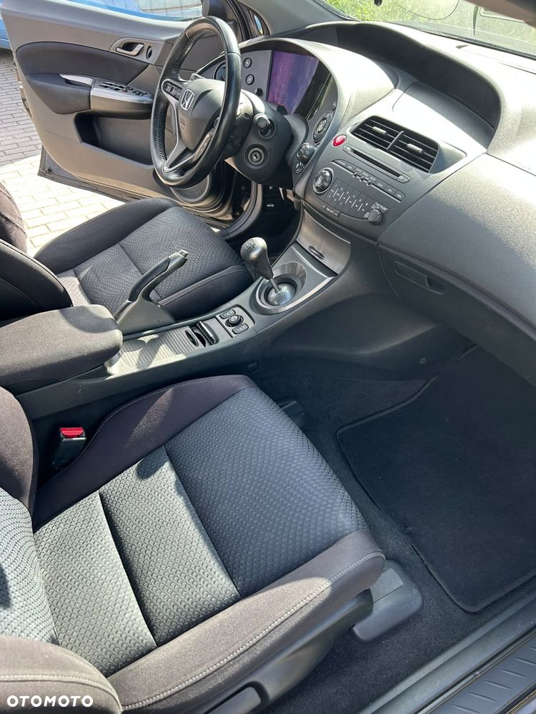 Honda Civic 1.8 Comfort - 11