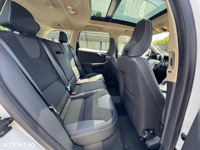 Volvo XC 60 D4 Momentum - 22