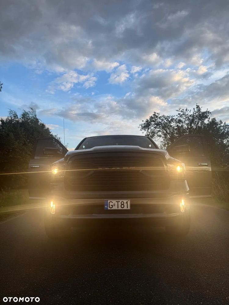 Dodge RAM 1500 5.7 4x4 - 2