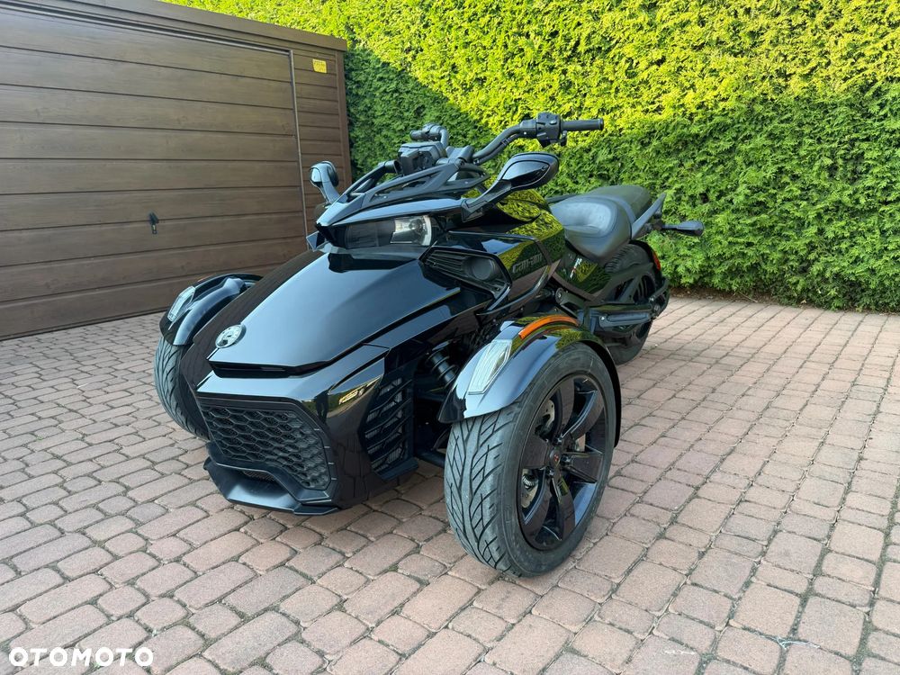 Can-Am Spyder - 2