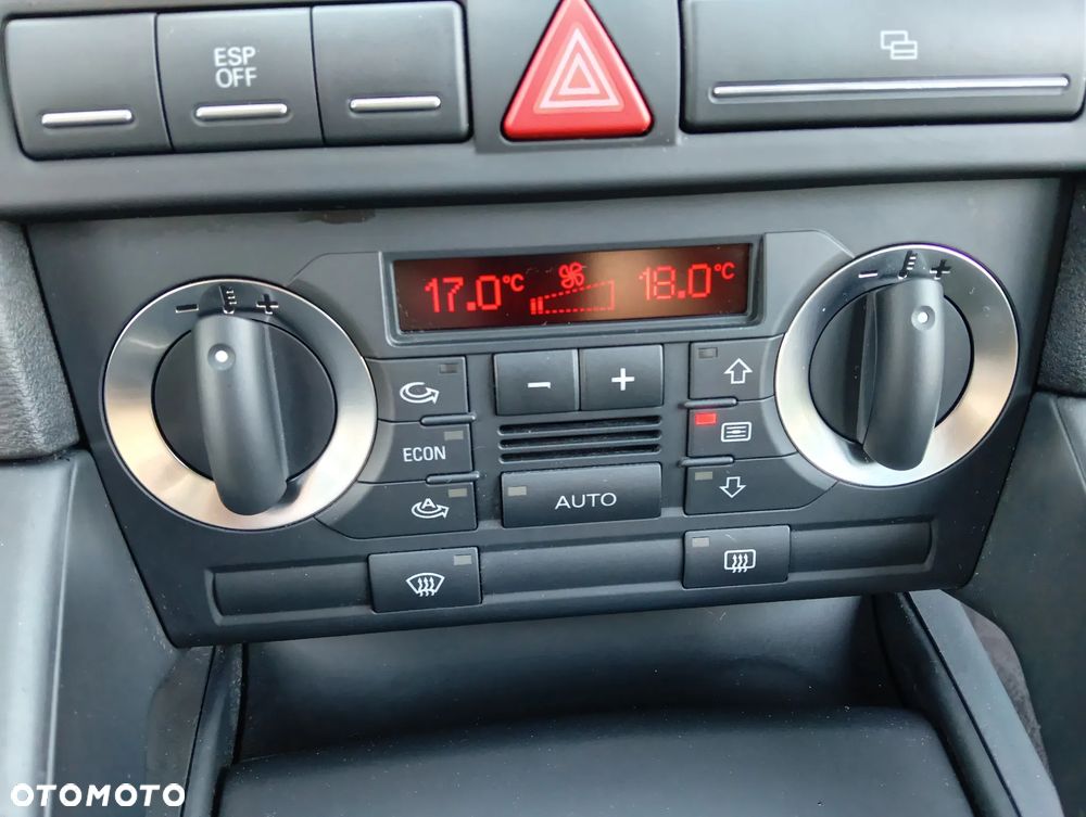 Audi A3 3-drzwiowe 1.6 Attraction - 19