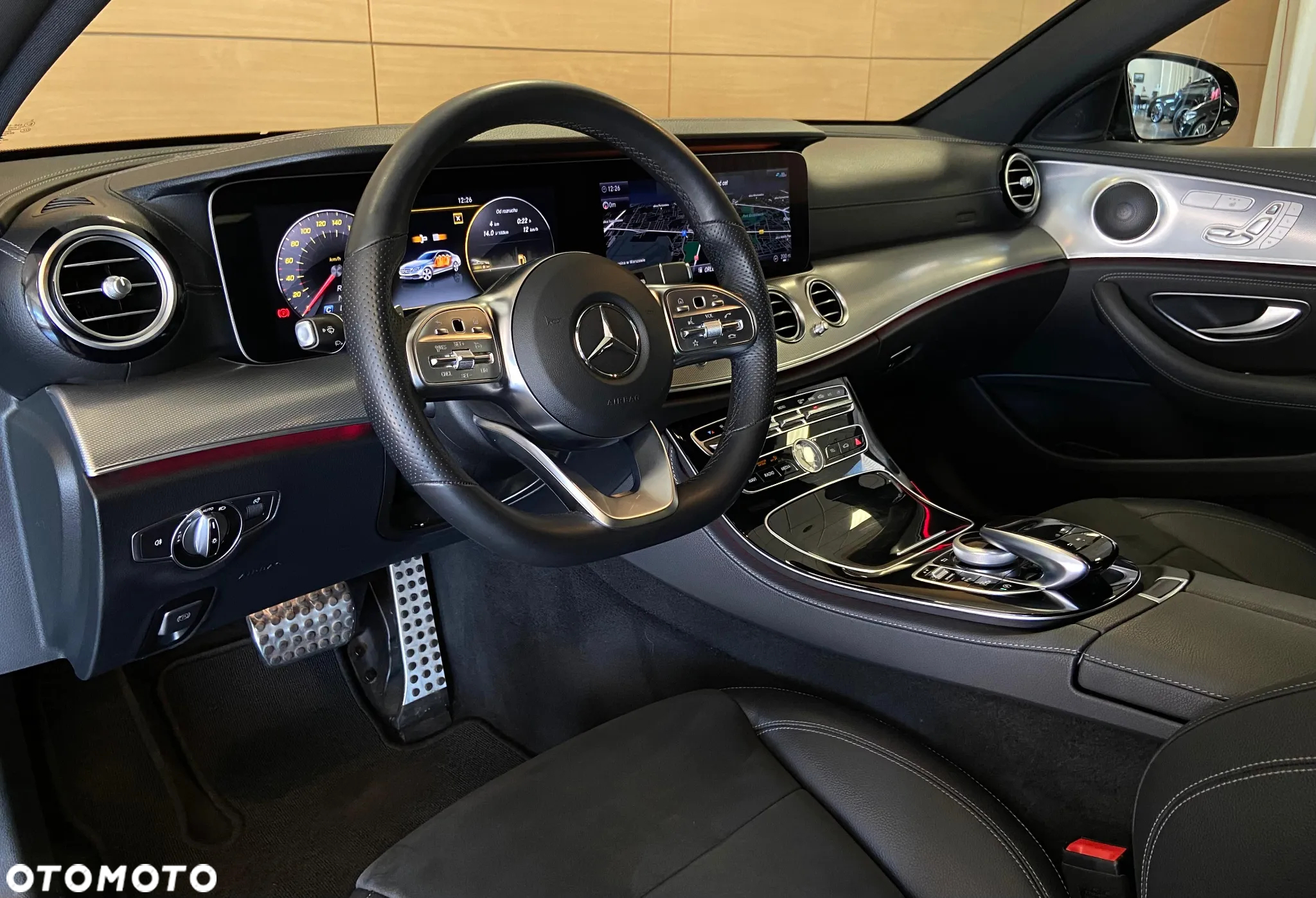Mercedes-Benz Klasa E 220 d 4-Matic 9G-TRONIC - 8