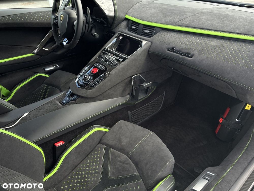 Lamborghini Aventador - 9